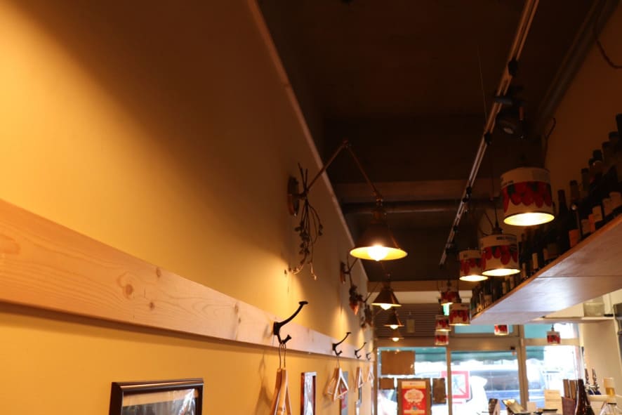 店舗内装ラボ T Labo 飲食店のオシャレ内装画像 Cova酒場 Dama と内装デザインのコツ